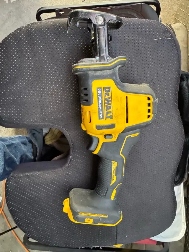 Reciprocating saw414907341849896960