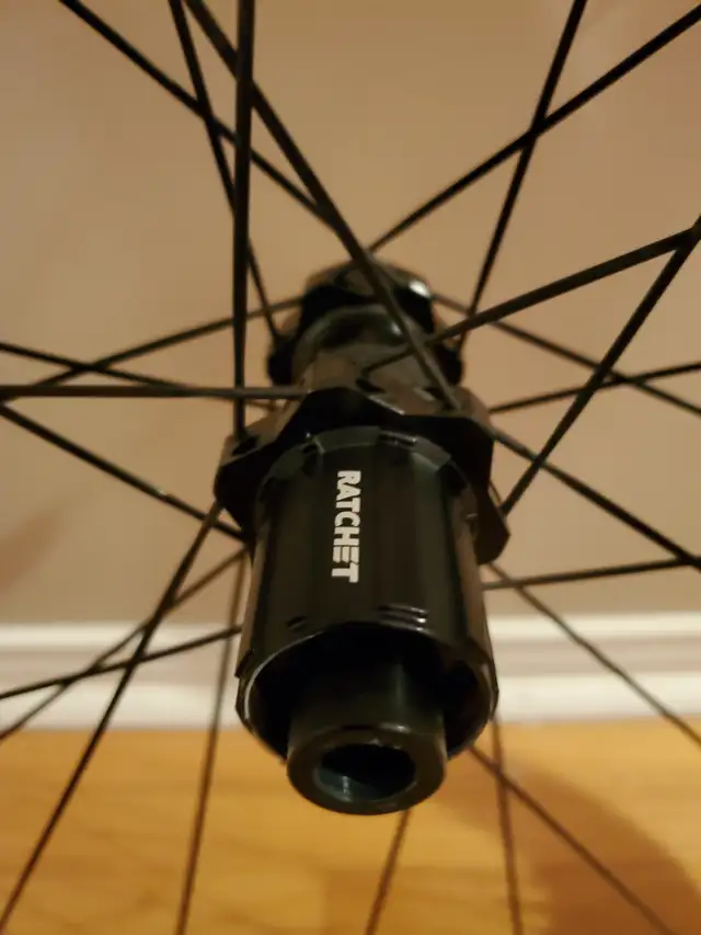 Bontrager Aeolus Pro 37 TLR Disc Road Wheelset in Frames & Parts in Oakville / Halton Region - Image 3
