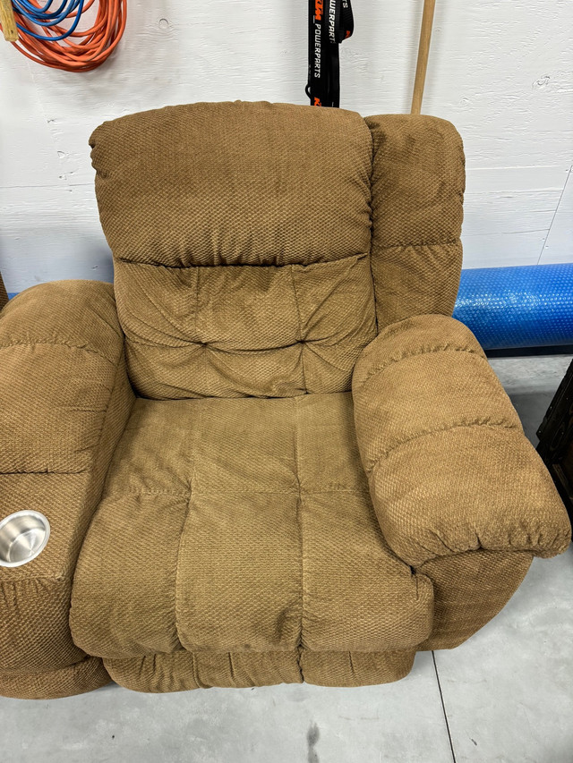 Comfy Brown Reclining Couch  in Chairs & Recliners in Cranbrook - Image 3