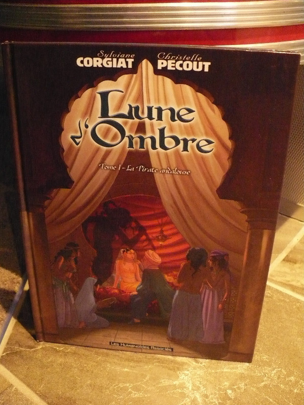 BD-LUNE D'OMBRE - TOME 1-LA PIRATE ANDALOUSE ( VINTAGE 2004 ) dans Bandes dessinées  à Longueuil/Rive Sud