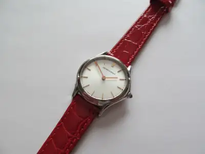 Authentic Emporio Armani model ARS 7500 ladies wristwatch, new battery! This lovely watch will make...