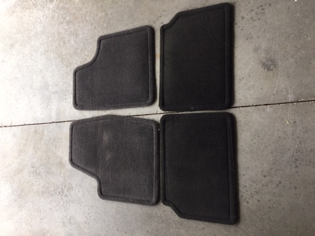 2007 Gran Prix Front and Rear Floor Mats in Other Parts & Accessories in Trenton