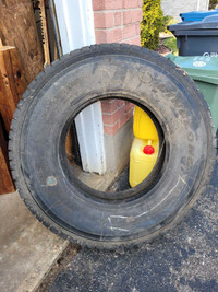 Truck tire for cross fit