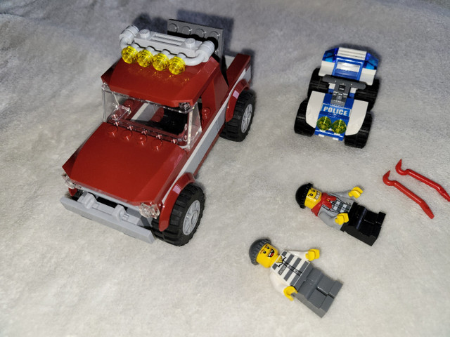 LEGO Pickup Truck Police Car Figures in Toys & Games in Oakville / Halton Region - Image 3
