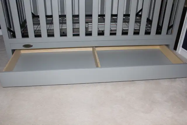 Graco Solano Crib in Cribs in London - Image 4