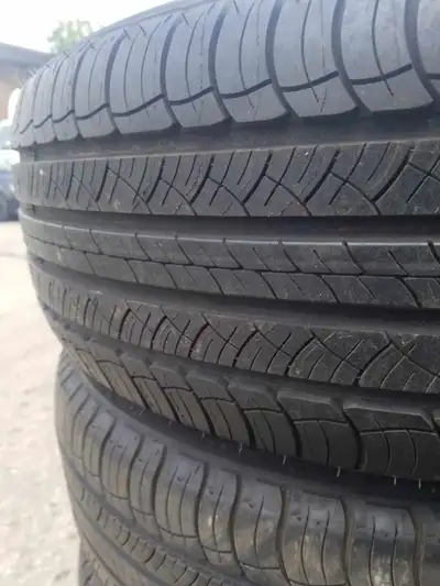 Used - Good 255/60R20 Michelin Defender A/S tires $ 1000 cash, pick-up price 5X TIRES (!) 255/60R20...