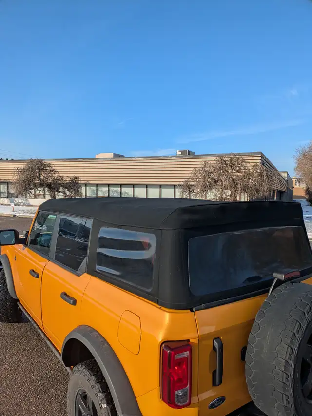 2022 Ford Bronco Black Diamond in Cars & Trucks in City of Montréal - Image 9
