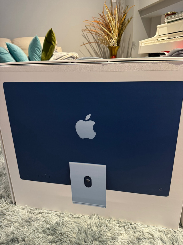 Apple iMac 24” Blue 2022 in Desktop Computers in St. Albert - Image 2