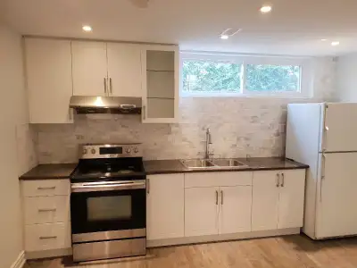 *BEAUTIFUL 2 BEDROOM BASEMENT APARTMENT IN PICKERING*