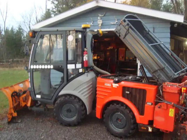 2010 Hako articulating sidewalk snow plow in Other in Trenton - Image 2