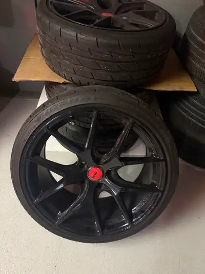 WHEEL SPECS: SIZE: 19x8.5 offset +45 Hubcentric size 73.1mm but I have centric ring fit 67.1mm Bolt...