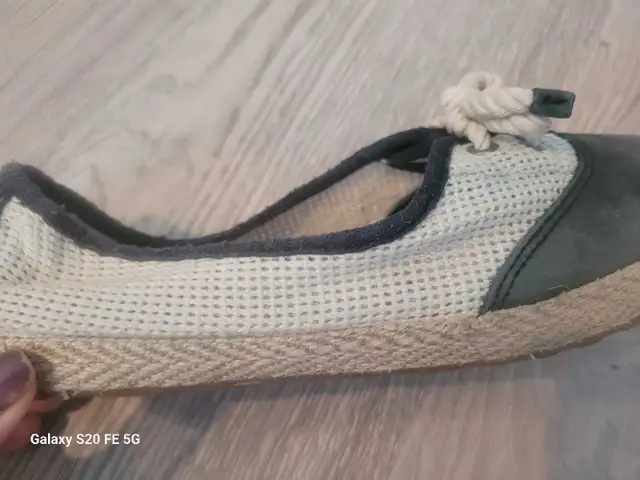 Ugg Espadrille in Women's - Shoes in Markham / York Region - Image 2