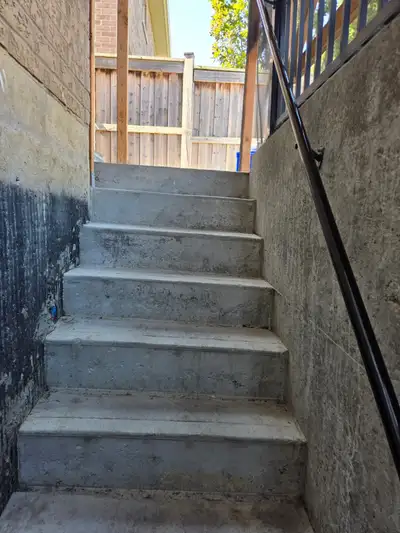 2 BR 1.5 WR Basement to rent Woodbridge/Vaughan