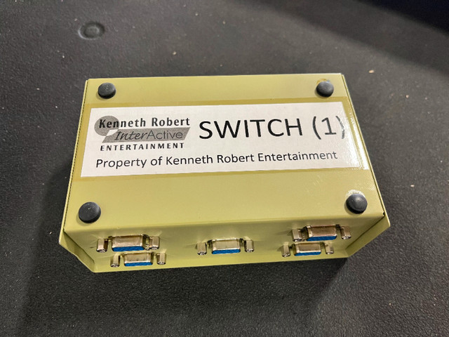 4 Port VGA Manual Switch in General Electronics in Oshawa / Durham Region - Image 2