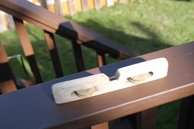 All Wood 10 inch Clothes Line Splitter in Outdoor Tools & Storage in West Island - Image 4