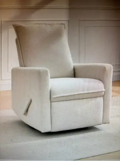 PLEASE SEE OTHER BABY and NURSERY ITEMS ON KIJIJI Just go to the top right Where the baby cartoon pi...