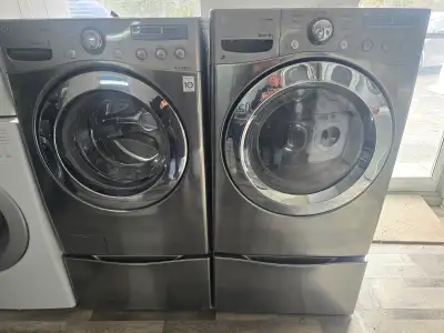 LAVEUSE SÉCHEUSE FRONTAL LG. HE GRANDE CAPACITÉ FONCTIONNE TRÈS BIEN PEUT LIVRÉ 514 701 8580 TÉLÉPHO...