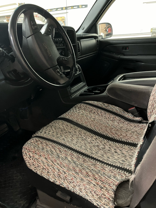 GMC Sierra Z71. 2005  in Cars & Trucks in Medicine Hat - Image 4