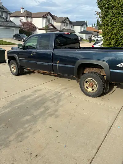 2006 GMC sierra HD. Ext cab. Long box. 4X4 (on the floor). Basic work truck. No longer need the truc...