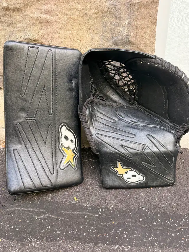 Junior Goalie Equipment in Hockey in Muskoka - Image 6
