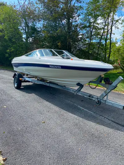1998 Bayliner Capri 2050. 5.0l Mercruiser, Alpha1 Gen 2, just serviced outdrive and replaced bellows...