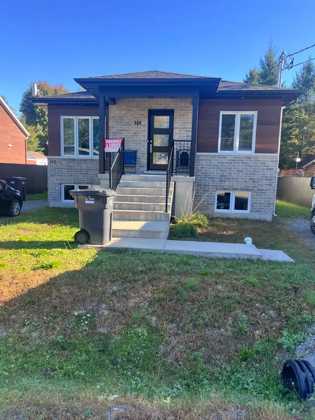 4.5-room upper duplex unit, St-Calixte
