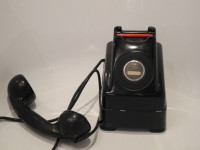 Téléphones à cadran antiques noirs - vintage rotary phones