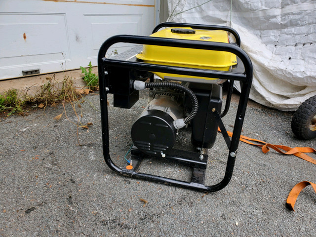 John Deere 4000watt generator in Power Tools in Dartmouth - Image 4