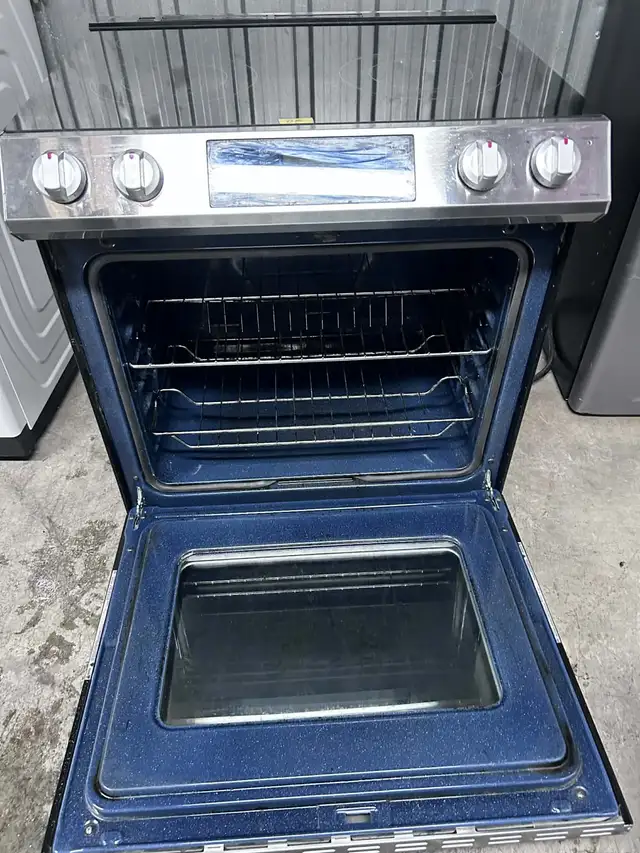 Samsung Fridge stove washer and dryer set  in Refrigerators in City of Montréal - Image 6