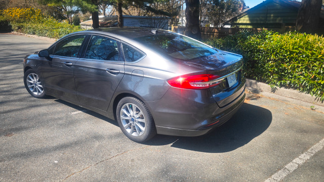 Ford Fusion SE, low mileage & great condition in Cars & Trucks in Richmond - Image 3