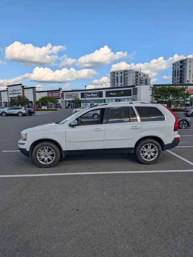 Volvo XC90 V8559287602806138881