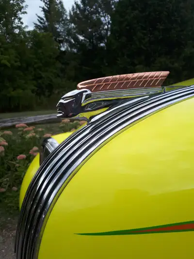 Custom coupe built 20 years ago, beautiful paint with a silver pearl and custom hand painted graphic...