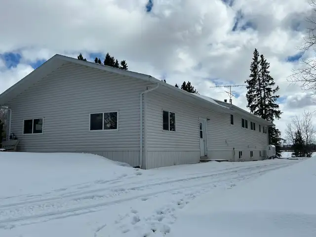 Farm house for sale in Houses for Sale in Nipawin - Image 5