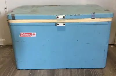 Vintage Metal Coleman Cooler - Cooler Doesn't Lock, View more
