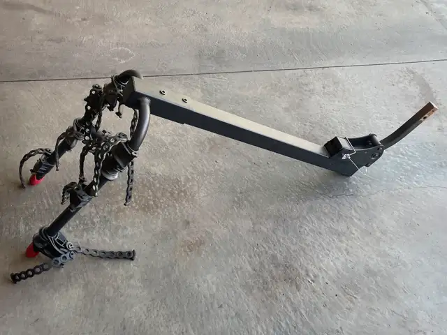 Yakima 4-Bike Hitch Mount Carrier, Tilting Bike Rack in Other in Edmonton - Image 3