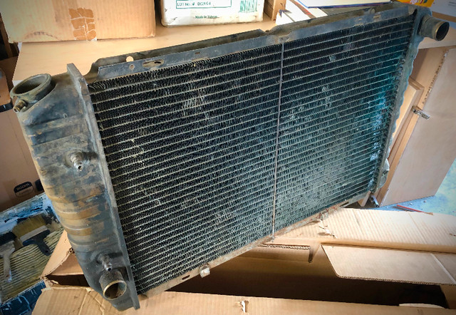 Radiator (used) for 1971-73 Ford Mustang (Mach I) with 351C in Engine & Engine Parts in Lethbridge - Image 3