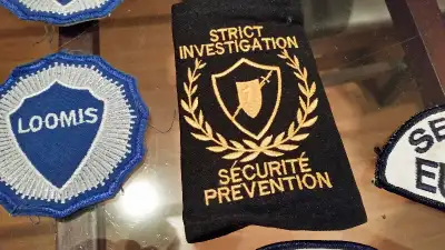 10 Patchs de compagnies de Sécurité. Voir photos pour condition et détails – si vous ne le voyez pas...