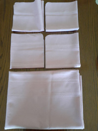 pink tablecloth and napkins (never used)