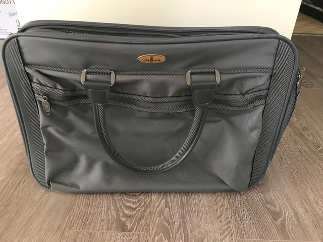 Large handbag in Other in Burnaby/New Westminster