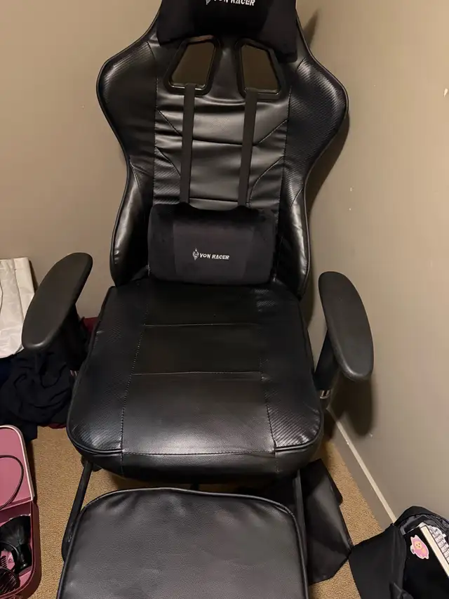 Gaming chair in Chairs & Recliners in Kelowna - Image 3