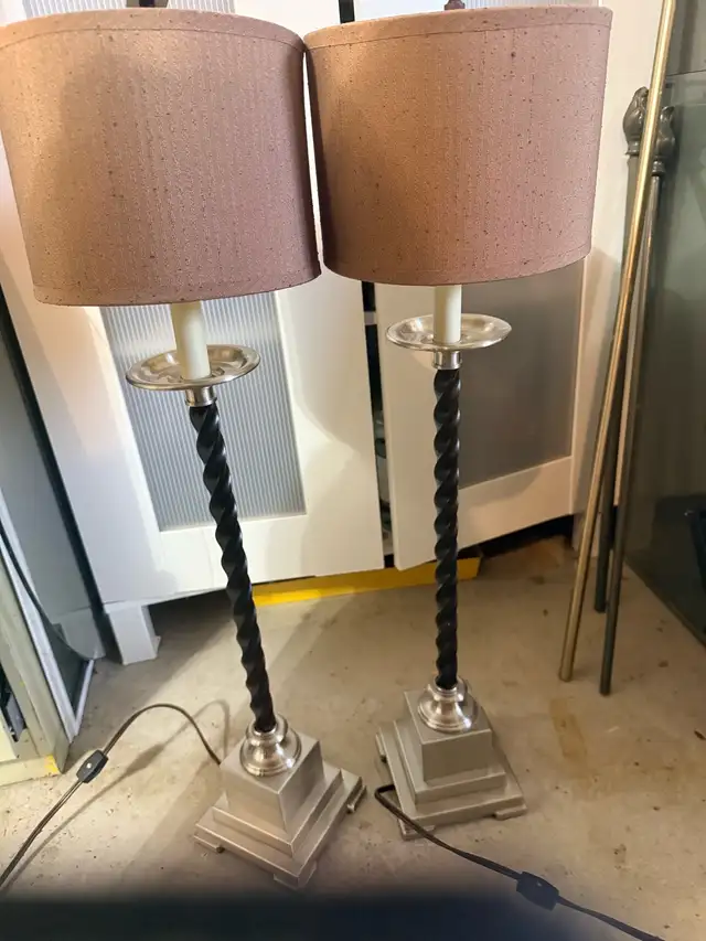 Table Lamp in Other in Kitchener / Waterloo - Image 2