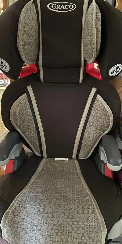 Graco car seat in good condition. Smoke-free, pet-free home. Must sell asap. Please contact 416-880-...