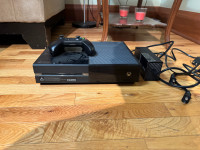 Xbox one console with one controller