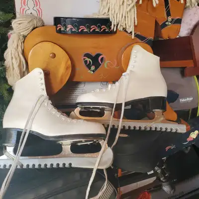 WOMENS ICE SKATES , View more