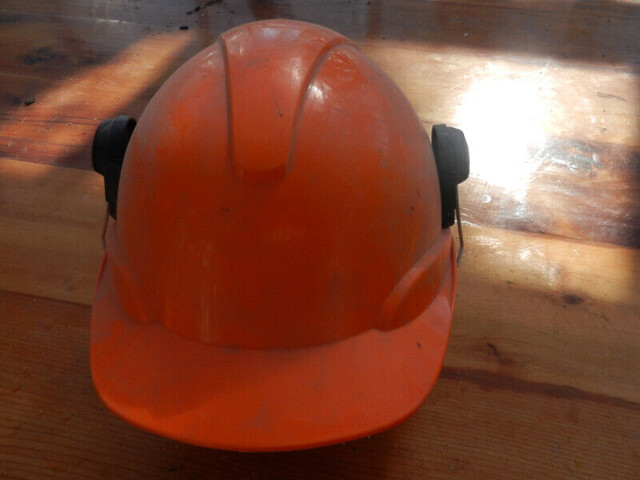 new safety helmet and ear protection in Other in Prince Albert - Image 4