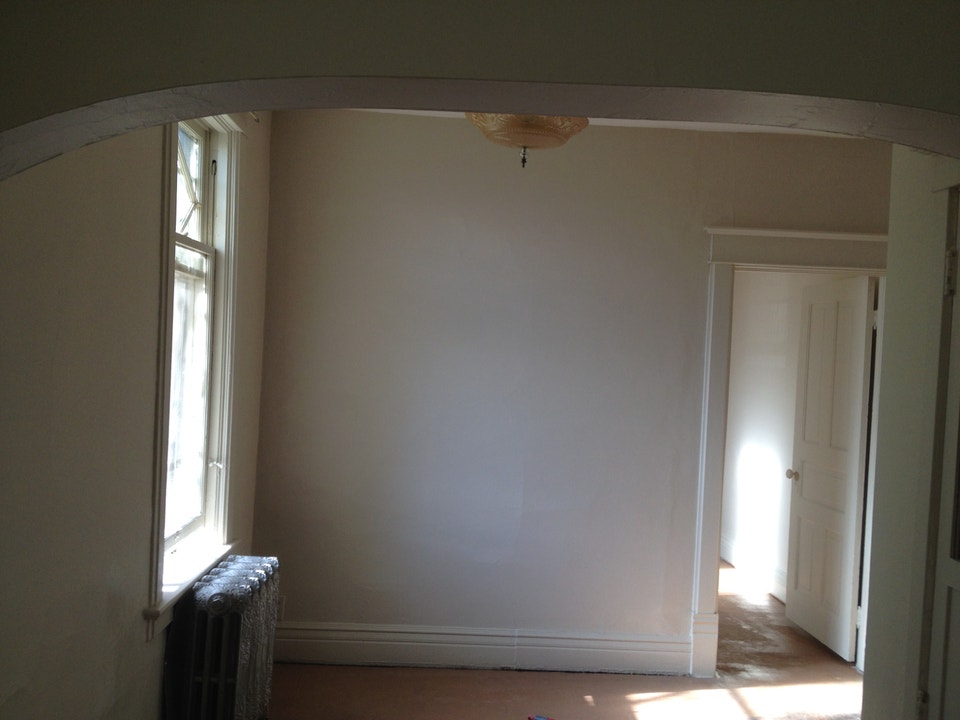Larger 1BR c/w all the utilities in east downtown 5