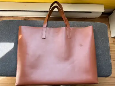 sacoche  Everlane en cuir, View more