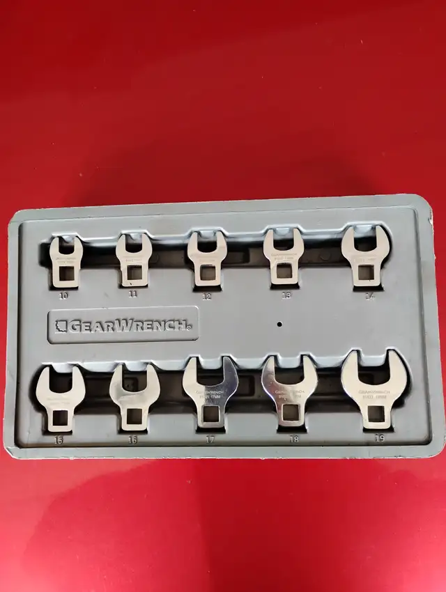 CROWFOOT METRIC WRENCH SET. in Hand Tools in Kawartha Lakes - Image 2