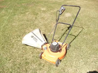 BLACK & DECKER LAWNMOWER, View more