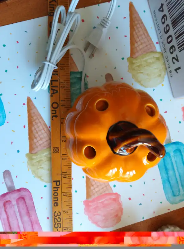 Yankee candle electric tart warmer jack o'lantern BNIB in Home Décor & Accents in Barrie - Image 5